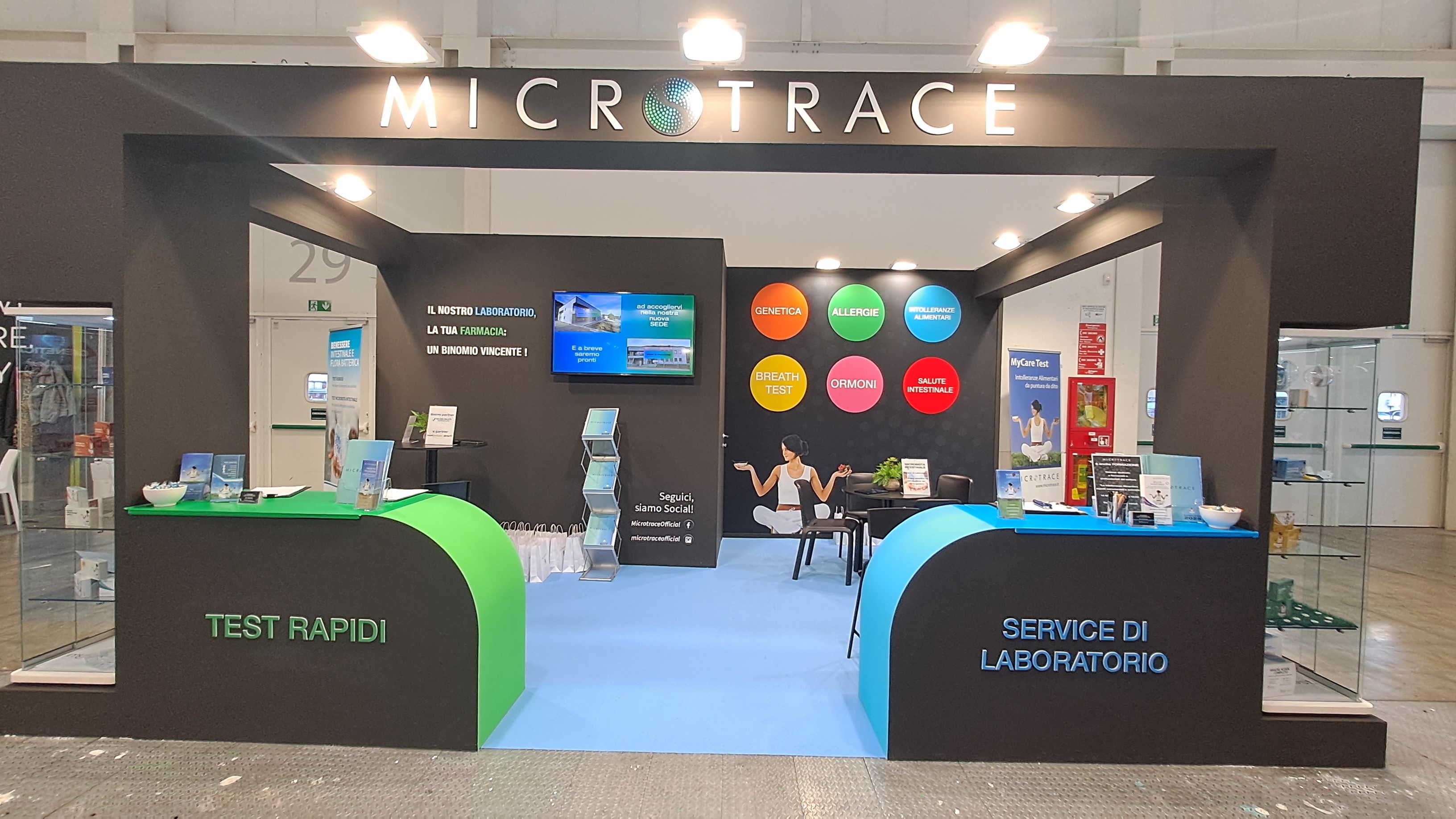 Microtrace-stand-a-cosmofarma2024
